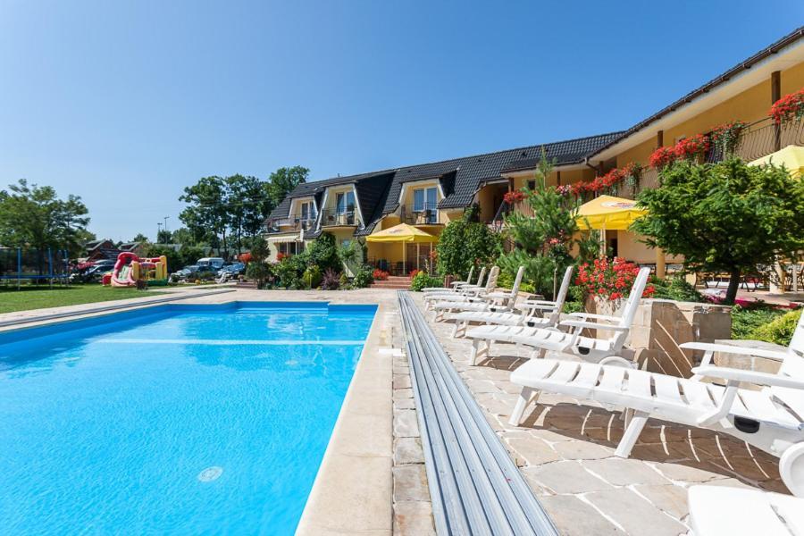 Perla Baltyku Hotel Pustkowo Exterior foto